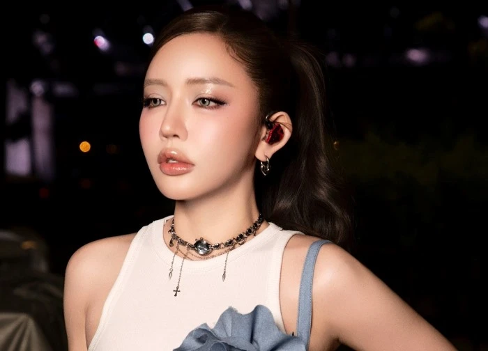 Bích Phương ngày càng đơ cứng, gương mặt khác lạ khó nhận ra