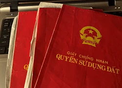 Chồng để bố mẹ đứng tên sổ đỏ mảnh đất mua chung, ly hôn vợ có 'trắng tay'?