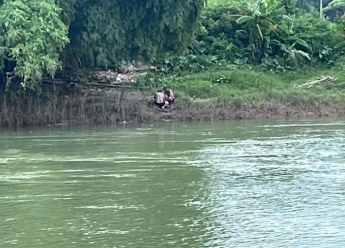 Dấu hiệu lạ bên cầu Sông Mãng, chỉ huy trưởng kịp thời cứu người thoát chết