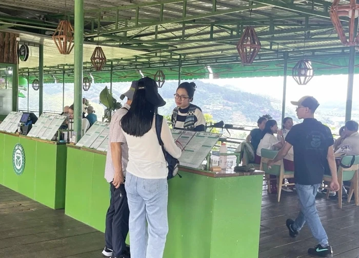 Hóa đơn 870.000 đồng cho 8 ly nước ở quán cà phê Đà Lạt gây tranh cãi