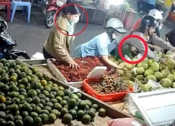 Màn dàn cảnh trộm ví 'nhanh như chớp' của hai phụ nữ ở TP.HCM