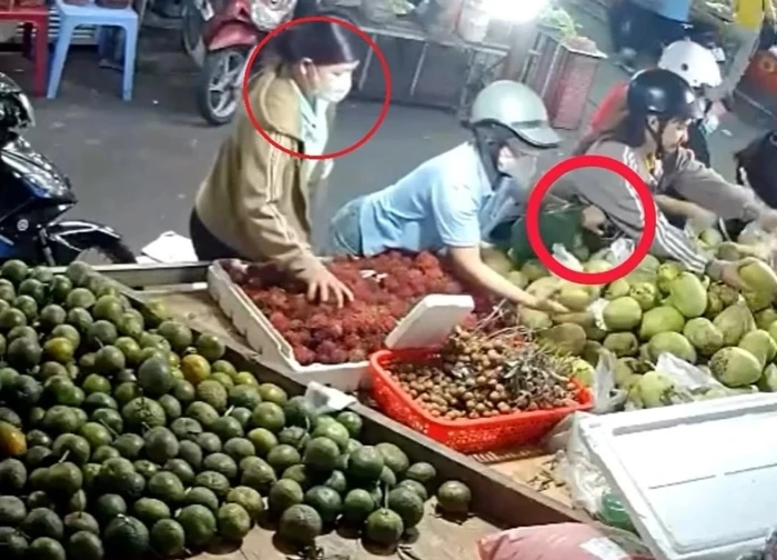 Màn dàn cảnh trộm ví 'nhanh như chớp' của hai phụ nữ ở TP.HCM