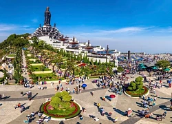 Núi Bà Đen đón 4 triệu lượt khách sau 7 tháng đầu năm 2025