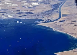 Số lượng tàu quá cảnh qua kênh đào Suez giảm mạnh