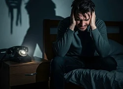 Tiếng chuông điện thoại réo rắt lúc nửa đêm hé lộ lỗi lầm không thể cứu vãn