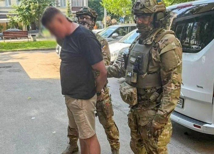 Ukraine phanh phui đường dây tham ô lớn, bắt loạt nghị sĩ, quân nhân