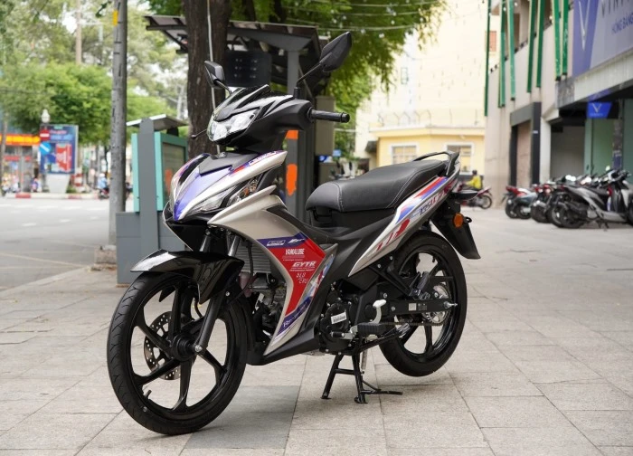 Xe côn tay Yamaha 135LC Fi Red Racer về Việt Nam với số lượng giới hạn