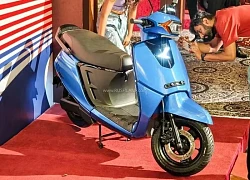 Xe máy điện giá ngang Vison mà các trang bị cũng khiến SH350i phải 'chào thua'