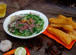 Ăn phở có nên thêm quẩy? Câu chuyện đằng sau thói quen ăn phở kèm quẩy