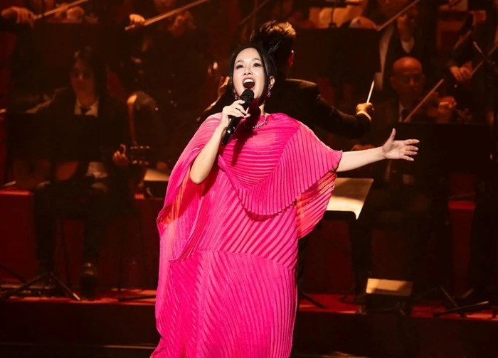 Diva Hồng Nhung run khi hát 'Bài ca Hà Nội' gắn liền tên tuổi NSND Lê Dung