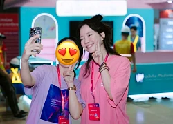 "Mợ ngố" Song Ji Hyo lộ diện tại TP.HCM: Ảnh cam thường đỉnh cỡ này, còn "bà tám" với fan như bạn bè