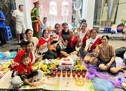 Nhóm chị em ở Phú Thọ nấu 1 tạ xôi, luộc 4 con gà đi xem tổng duyệt diễu binh