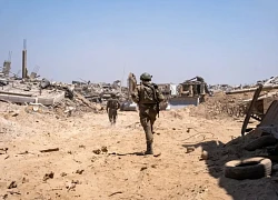 Quân đội Israel tấn công hai hướng vào Dải Gaza