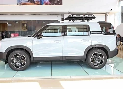 SUV địa hình siêu hầm hố, giá 'mềm'