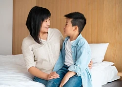 Thấy cháu gắp miếng đùi gà, mẹ chồng làm một việc khiến tôi ứa nước mắt