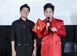 Tùng Dương là người hát "Viết tiếp câu chuyện hòa bình" hoàn hảo nhất Việt Nam