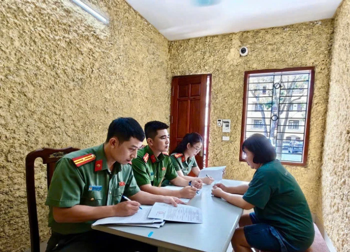 Rao bán giấy mời giả 2/9, trục lợi, 1 người bị bắt