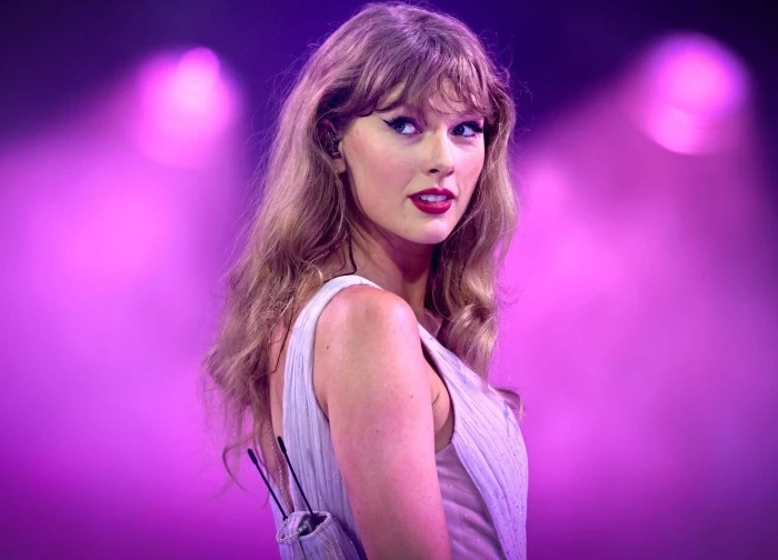 Năm số 9 của Taylor Swift: Chi 9.300 tỷ lấy lại sự nghiệp, album mới gây bão toàn cầu, có màn cầu hôn thế kỷ chấn động nền văn hóa