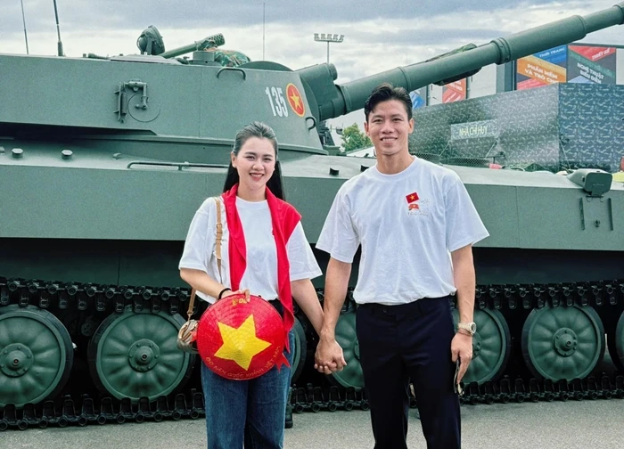 Nàng hoa khôi cưới đội trưởng ĐT Việt Nam, cuộc sống hiện tại ra sao?