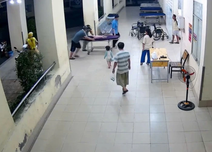 15 phút sinh tử, đại úy cảnh sát 'mở đường' cứu bé gái 1 tuổi co giật ven đường