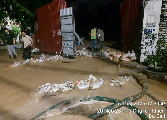 Ba lần bùn phun trào trong nửa năm và cam kết của Ban Quản lý Đường sắt đô thị Hà Nội