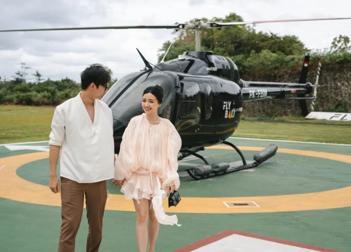 Cầu hôn bằng trực thăng ở Bali gây sốt mạng: Đầu tư cả nghìn đô, nam nữ chính đẹp như phim ngôn tình là ai?