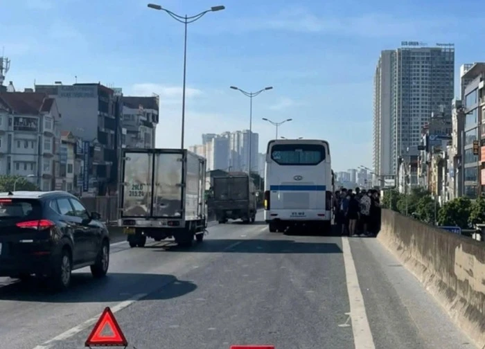 Chặn đầu, rút chìa khóa trên Vành đai 3: Vì sao xử lý tội gây rối trật tự?