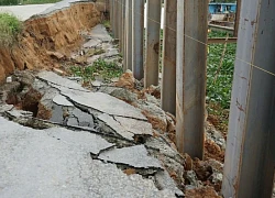 Hiện trường vụ sạt lở nghiêm trọng ngay trước cổng trường học ở Đồng Tháp