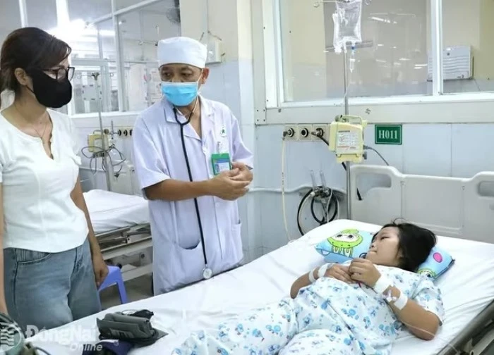 Không chủ quan, lơ là khi trẻ bị sốt xuất huyết