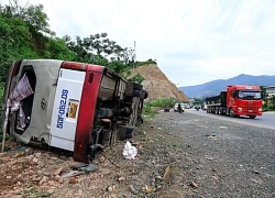 Lật xe khách 29 chỗ, 1 người tử vong