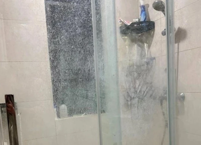 Ngày càng nhiều gia đình bỏ lắp kính phòng tắm vì sợ nổ, 2 giải pháp lên ngôi đảm bảo an toàn, ít rủi ro
