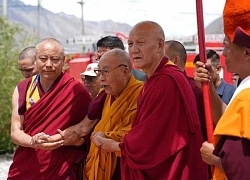 Quan chức Trung Quốc lên tiếng về sự tái sinh của Đạt Lai Lạt Ma