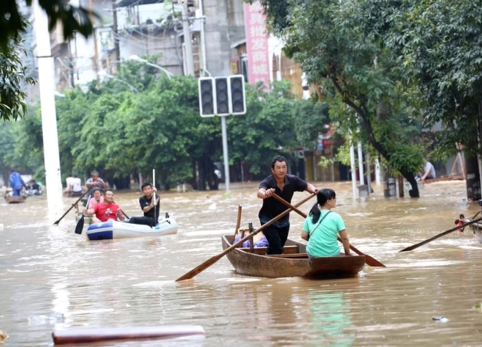 Trung Quốc nâng mức ứng phó khẩn cấp lũ lụt tại nhiều khu vực