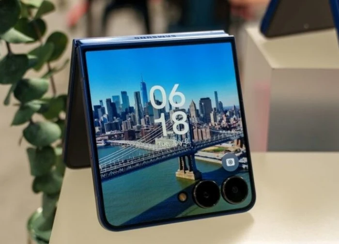 Xe chở 12.000 điện thoại gập Samsung bị đánh cắp