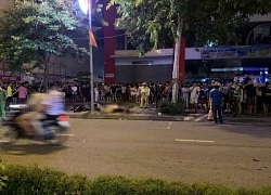 Xe máy chở 3 lao vào cột đèn khiến 1 người chết, 2 người nhập viện