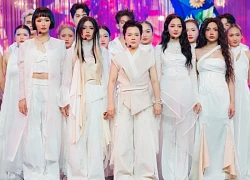Chính tác giả cũng không thích bài hát của nhóm Em Xinh được ưu ái nhất Say Hi, fan chia phe tranh cãi