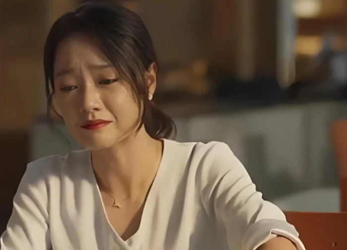 Chồng muốn đi làm ăn xa, tôi ngăn cản thì anh quát lên: "Em chỉ muốn giam cầm anh cả đời trong nghèo khổ phải không?"