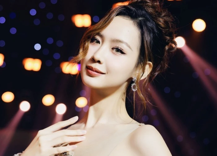 Đại diện Việt Nam thi Miss World: Cao 1m86, IELTS 8.0, từng đăng quang quốc tế