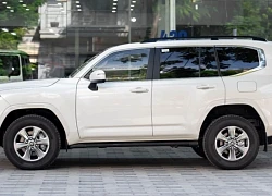 Khách than mua Land Cruiser LC300 bị vòi thêm 500 triệu, Toyota Việt Nam nói gì?