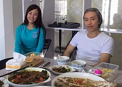 Mỹ nữ đáng tuổi con vây quanh Châu Tinh Trì