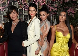 Nhà Kardashian - Jenner bị bóc mẽ nhan sắc giả dối: Từ mẹ đến con đều "cà ảnh" đến dị dạng bộ phận này