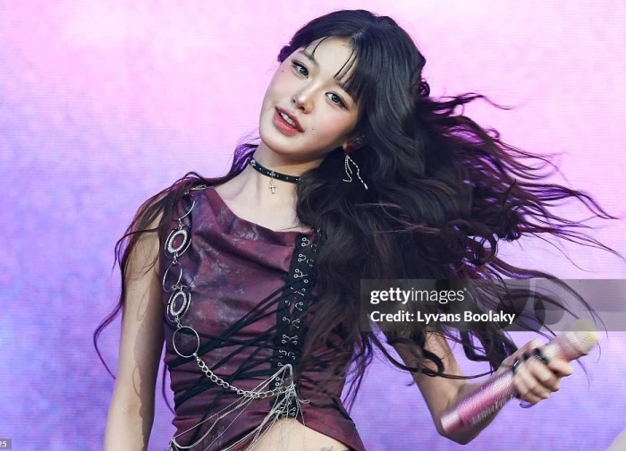 Tình cảnh đám đông thờ ơ đến sợ nói lên 1 điều về công chúa Kpop