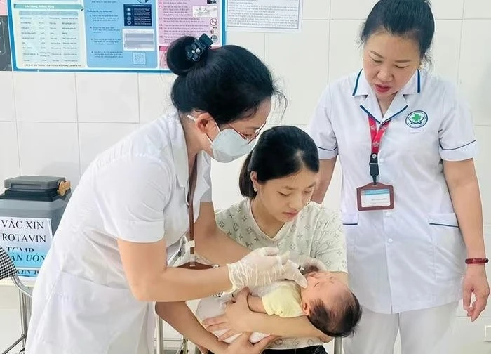 Trẻ em cả nước được uống miễn phí vắc-xin Rota đắt tiền