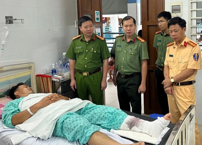 Trung tá cảnh sát bị người vi phạm giao thông tông gãy chân