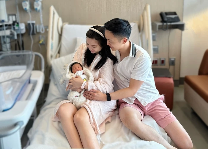 Cô dâu An Giang từng lên báo Mỹ kể hành trình bỉm sữa nơi đất khách: Điều xa hoa nhất là lần đầu ôm con trong tay