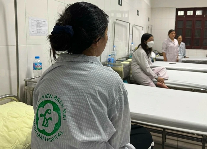 Cô gái 21 tuổi cười một mình vô cớ, rối loạn tâm thần sau 5 năm sử dụng nhiều chất kích thích