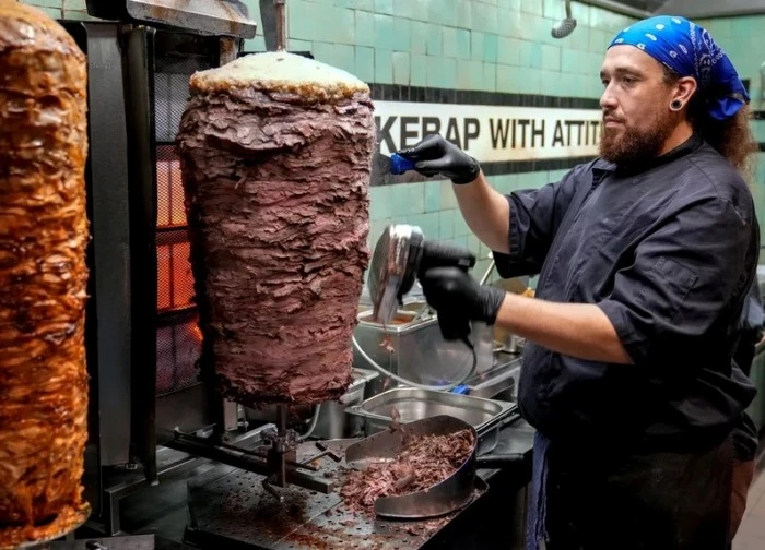 Dner Kebab: Bức tranh kinh tế của nước Đức qua một xiên thịt