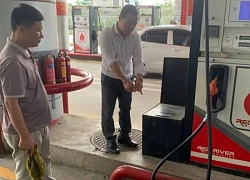 Đổ xăng phóng hỏa căn chung cư ở Hà Nội vì ghen tuông