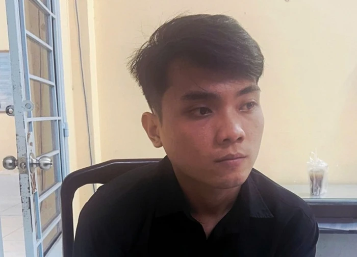 Đối tượng truy nã sa lưới khi lẻn về thăm nhà