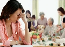 Không có tiền biếu quà xịn, tôi bị mẹ chồng bôi nhọ khắp nơi